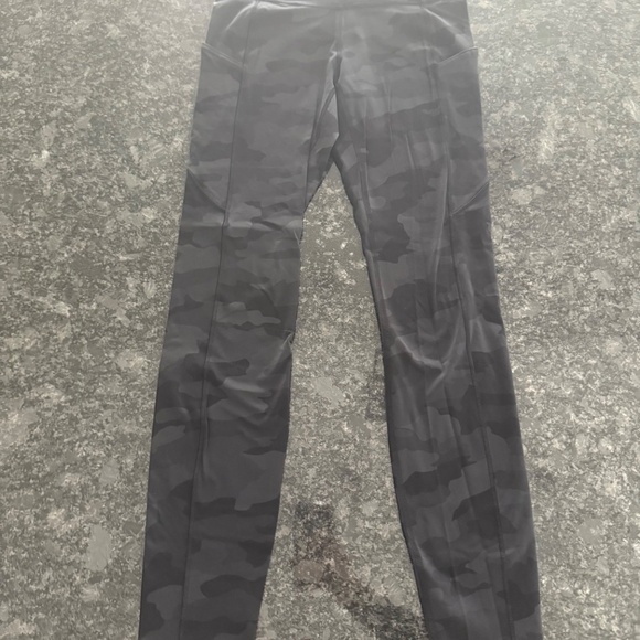 Lululemon Fast and Free High-Rise Tight 28" - Picture 11 of 14